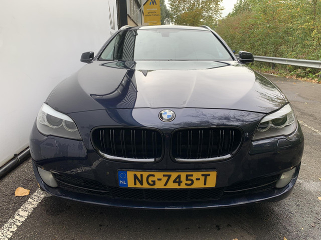 32176095-7.jpg
